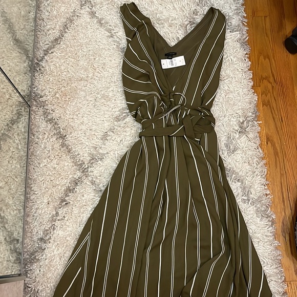 Ann Taylor Dresses & Skirts - NWT Ann Taylor faux wrap striped dress